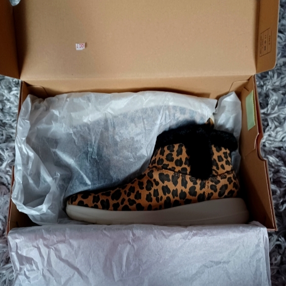 Skechers "Snow Kitty" On The Go Joy Ankle Booties - Picture 15 of 16